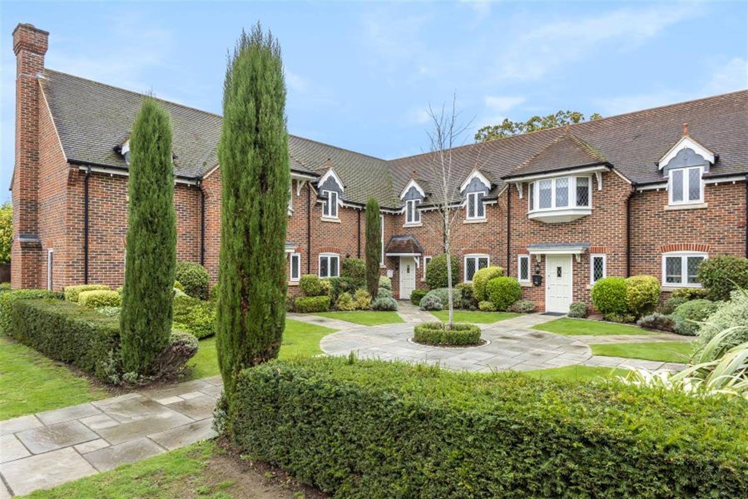 House to let in Drift Road, Winkfield, Windsor, Berkshire, SL4 4FG SL4