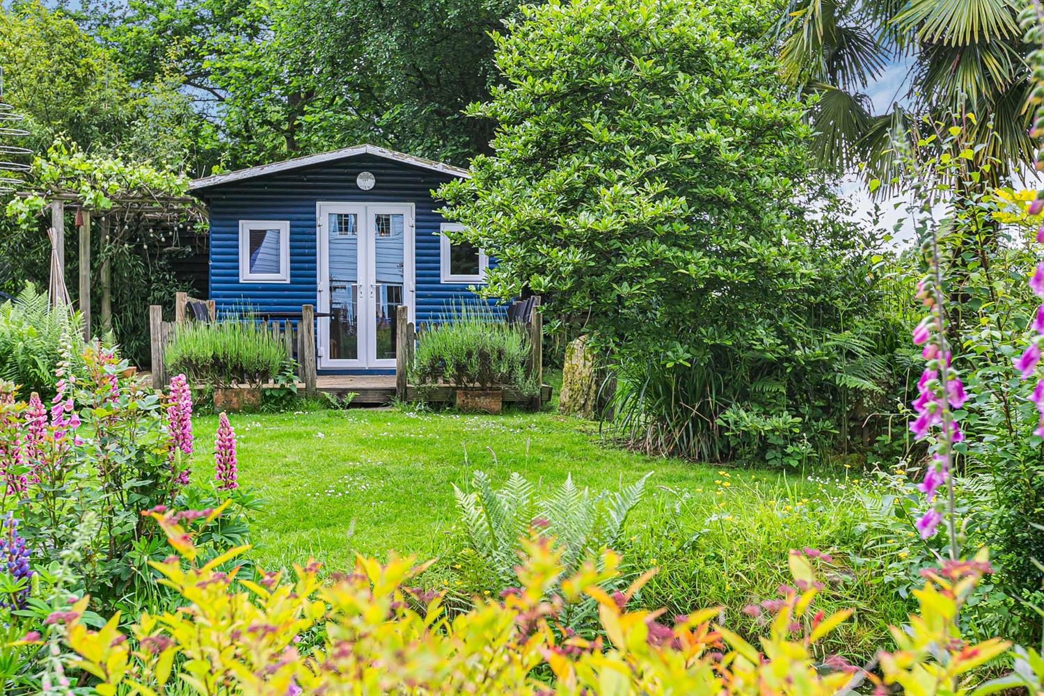 Cottage for sale in SANDYGATE LANE, LOWER BEEDING, HORSHAM, WEST SUSSEX