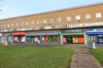 Trelawney Avenue, Langley