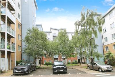 Foundry Court, Close To Slough Station