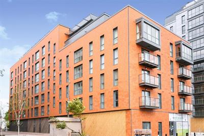 **+ PARKING** Rivington Apartments, Slough