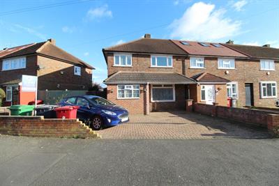 Trelawney Avenue, Langley