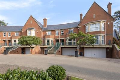 Sandy Lane, St Ann's Park, GU25 4TA
