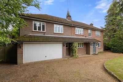 Morella Close, Wentworth Estate, Virginia Water GU25 4AT
