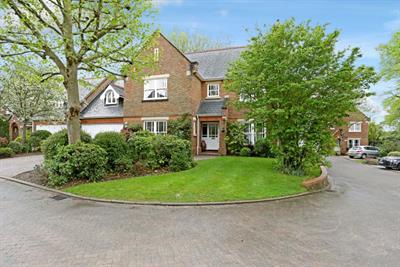 Upper Walk, Virginia Park, Virginia Water, GU25 4SN
