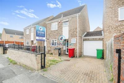 Rochford Gardens, Slough