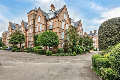Holloway Drive, Virginia Water