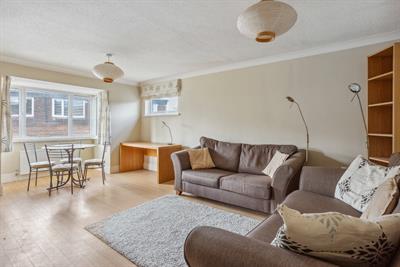 Station Parade, Virginia Water