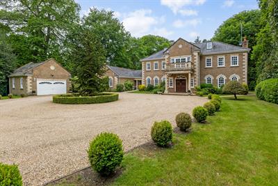 Wellington Avenue, Virginia Water