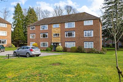 Trotsworth Court, Virginia Water