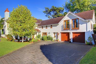 Llandennis Court, Cyncoed, Cardiff