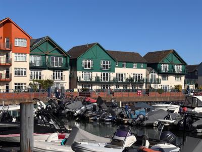 Cutters Wharf, Exmouth Marina