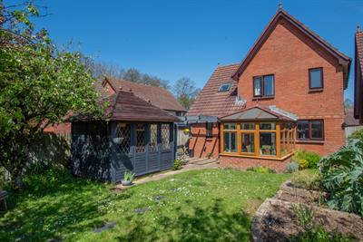 Slewton Crescent, Whimple