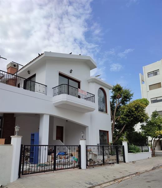 Spacious 6 Bedroom House for Sale in Agios Nectarios, Limassol