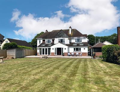 Backing onto Golf & Country Club, Exeter