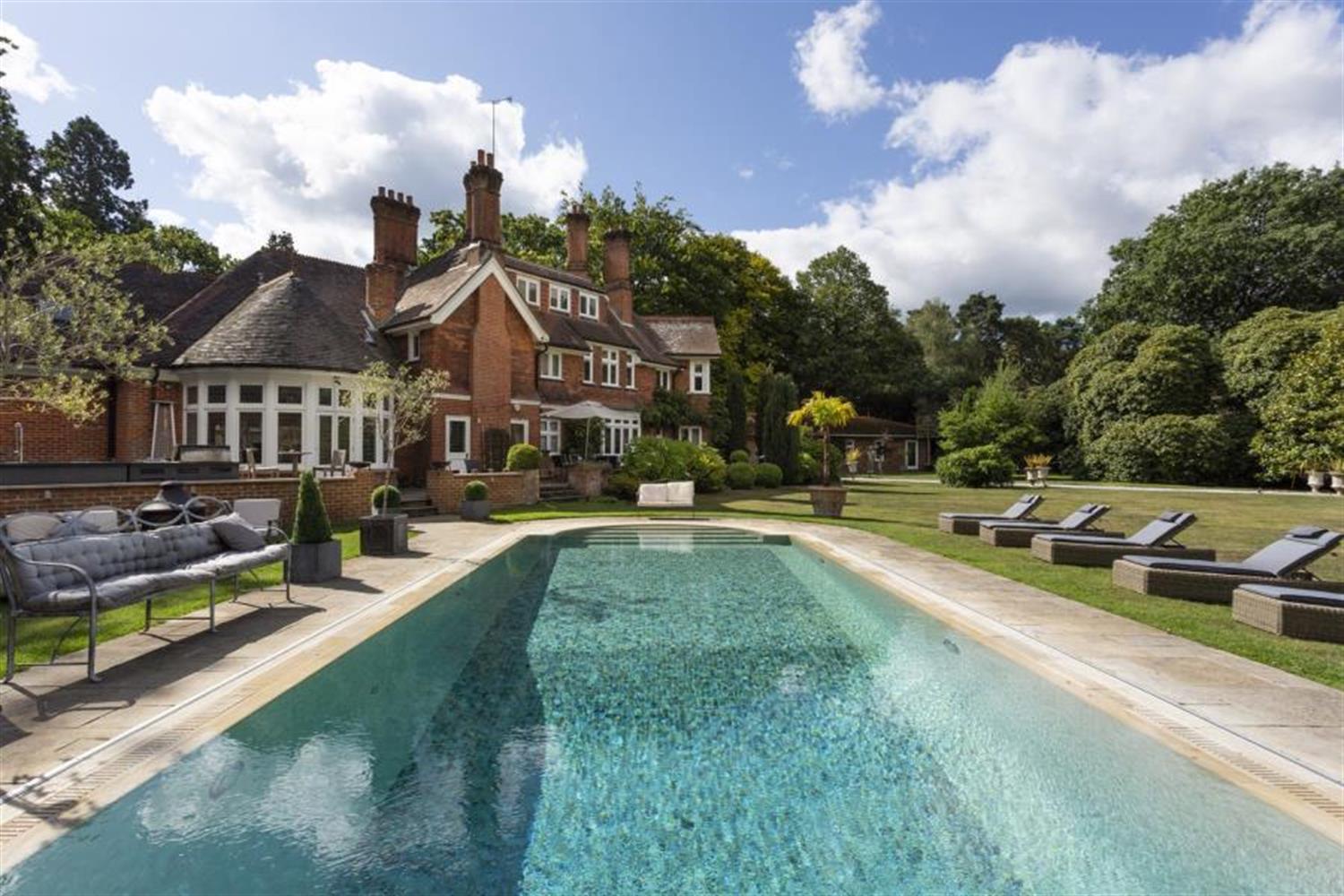 Country House to let in Kings Ride, Ascot, Berkshire, SL5 8AB SL5 8AB ...