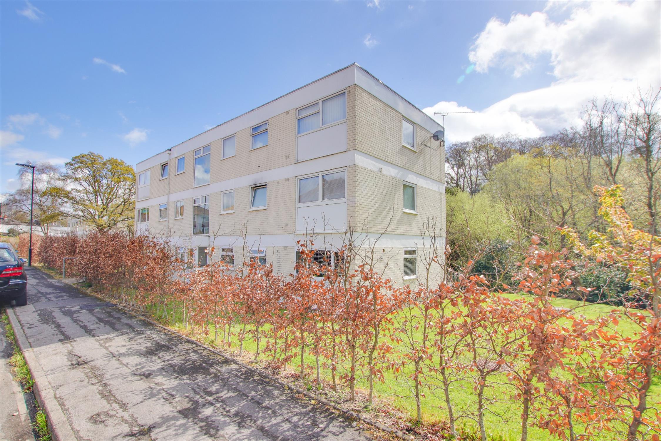 For Sale Lawrence Grove, Woolston, 2 Bedroom Property from Field Palmer