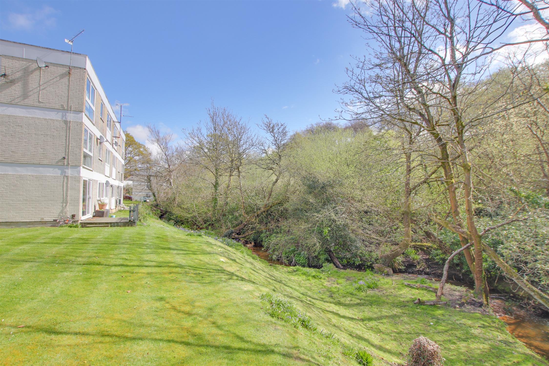 For Sale Lawrence Grove, Woolston, 2 Bedroom Property from Field Palmer