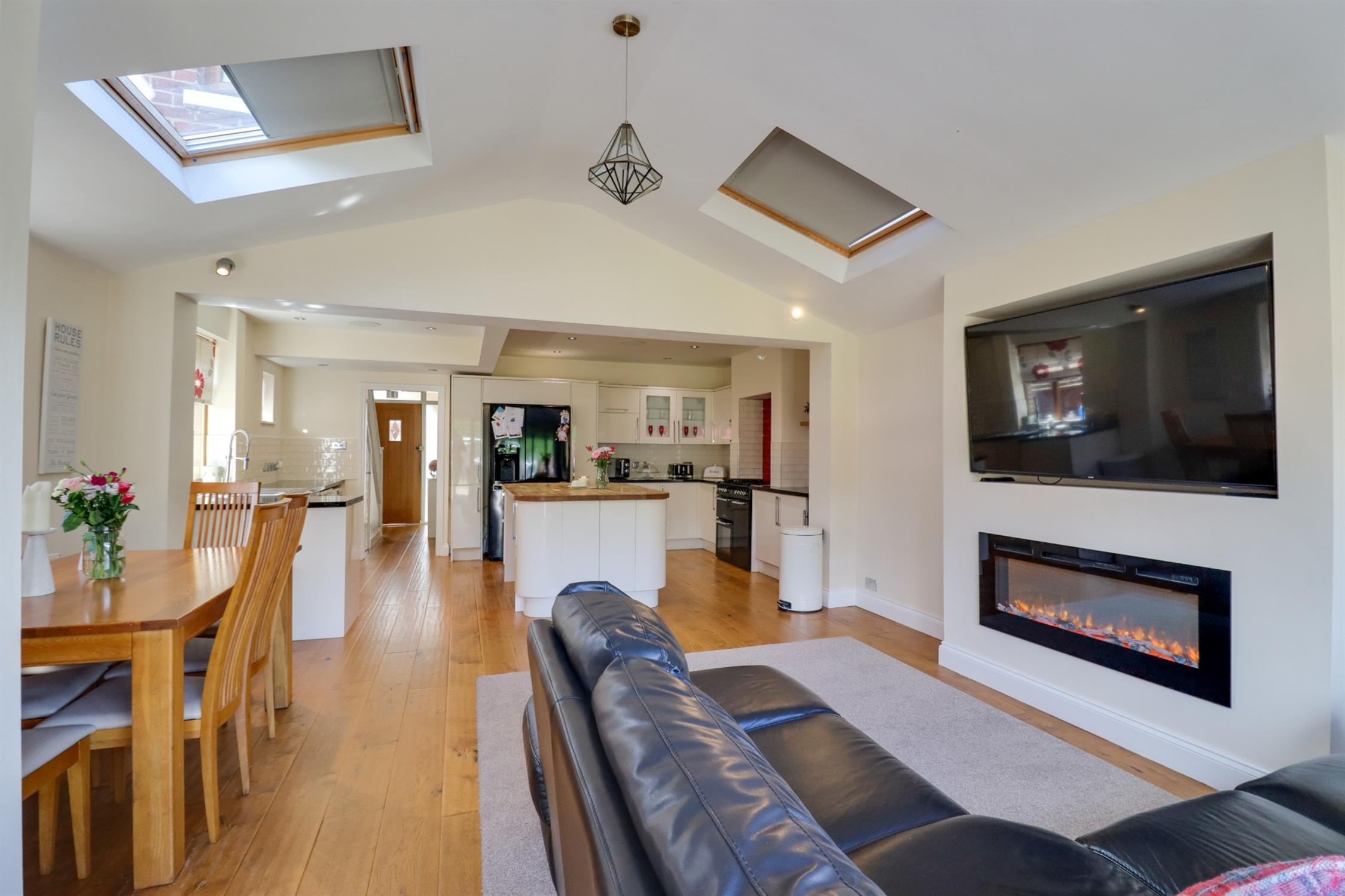 For Sale Botley Road, Sholing, 3 Bedroom Property from Field Palmer