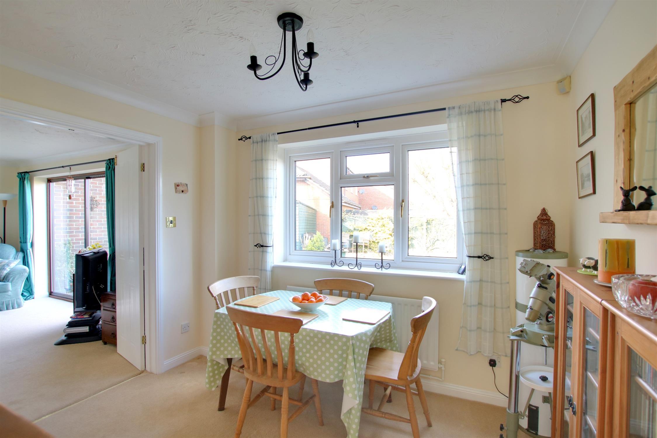 For Sale Waltham Chase, 4 Bedroom Property from Pearsons Estate Agents