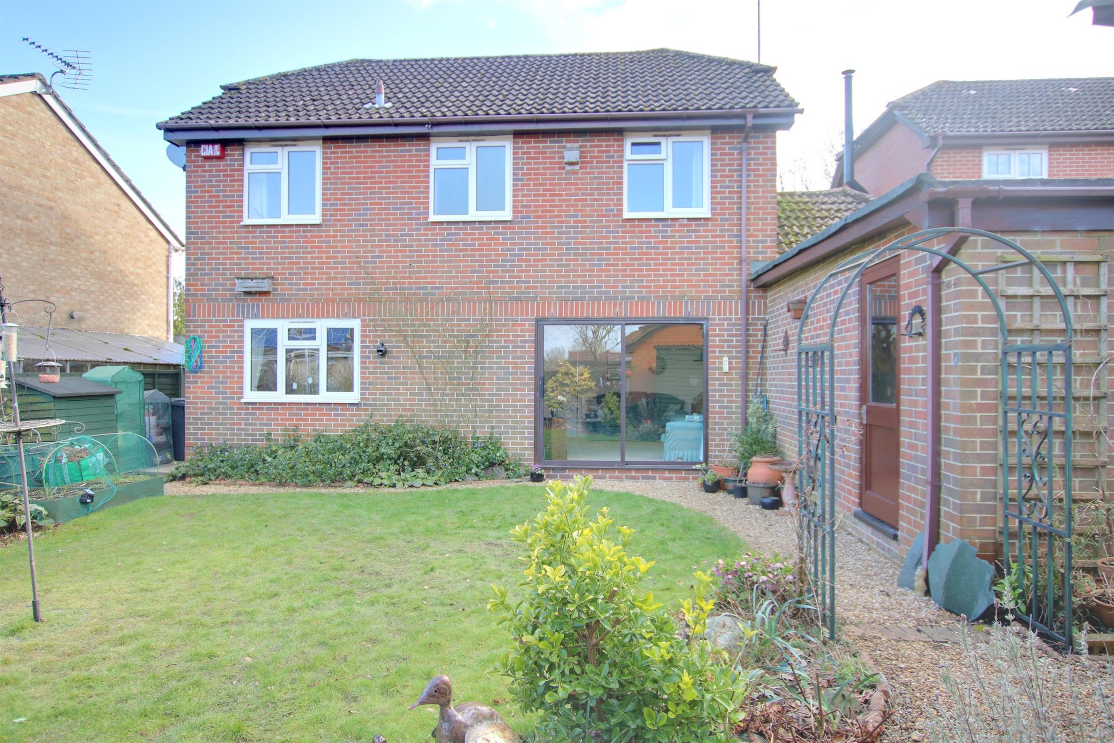 For Sale Waltham Chase, 4 Bedroom Property from Pearsons Estate Agents