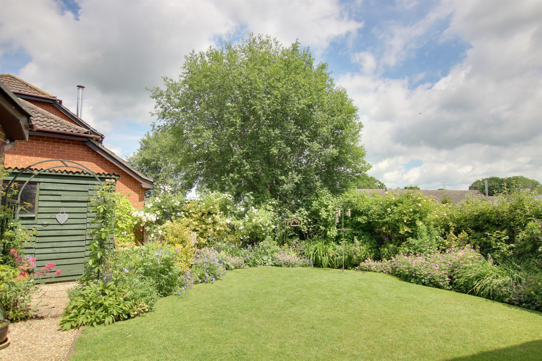 For Sale Waltham Chase, 4 Bedroom Property from Pearsons Estate Agents