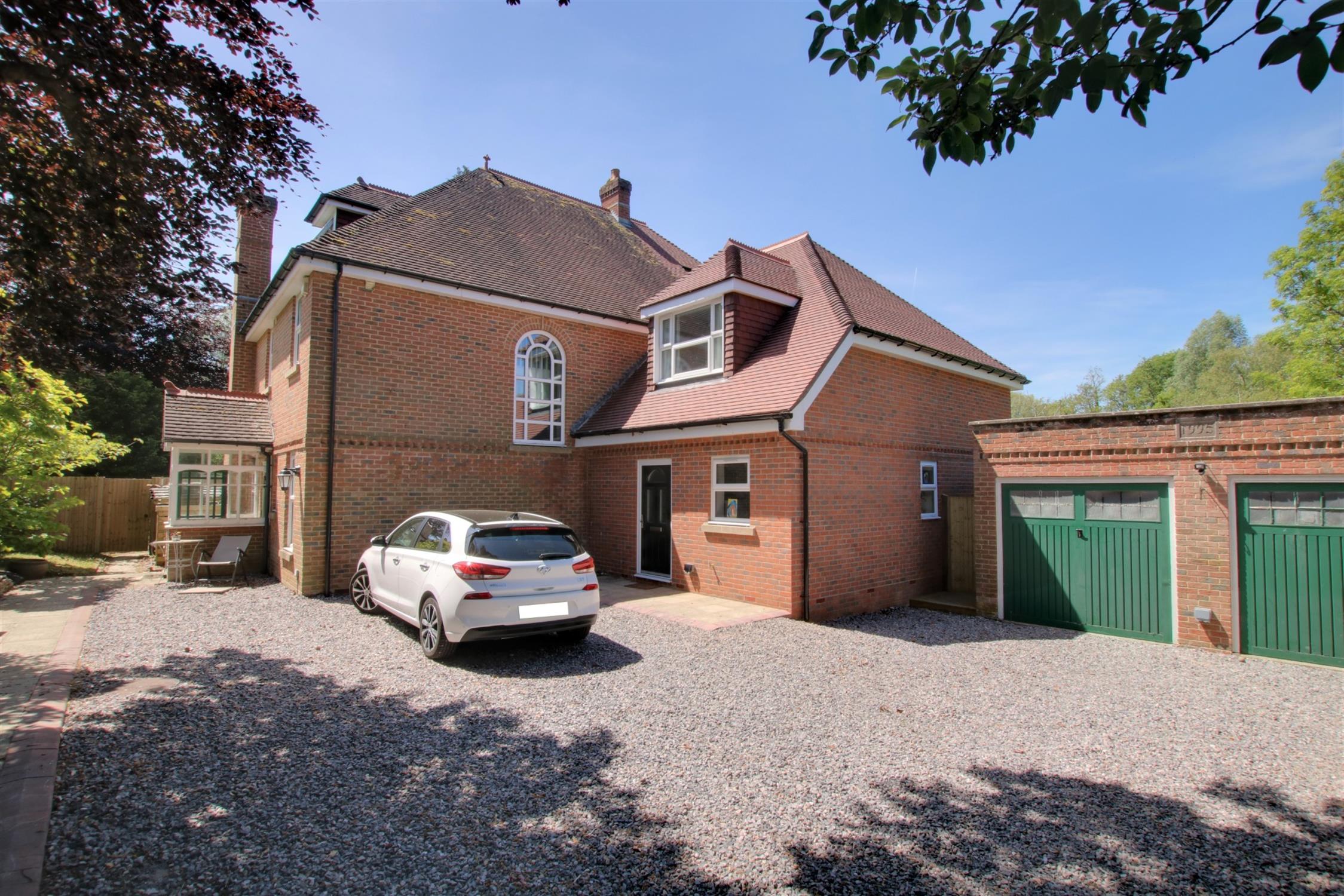 For Sale Waltham, 7 Bedroom Property from Pearsons Estate Agents