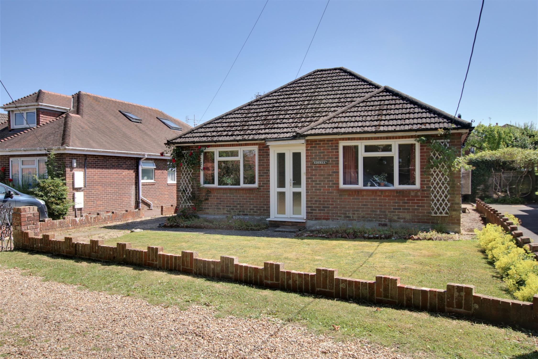 For Sale Waltham Chase, 2 Bedroom Property from Pearsons Estate Agents