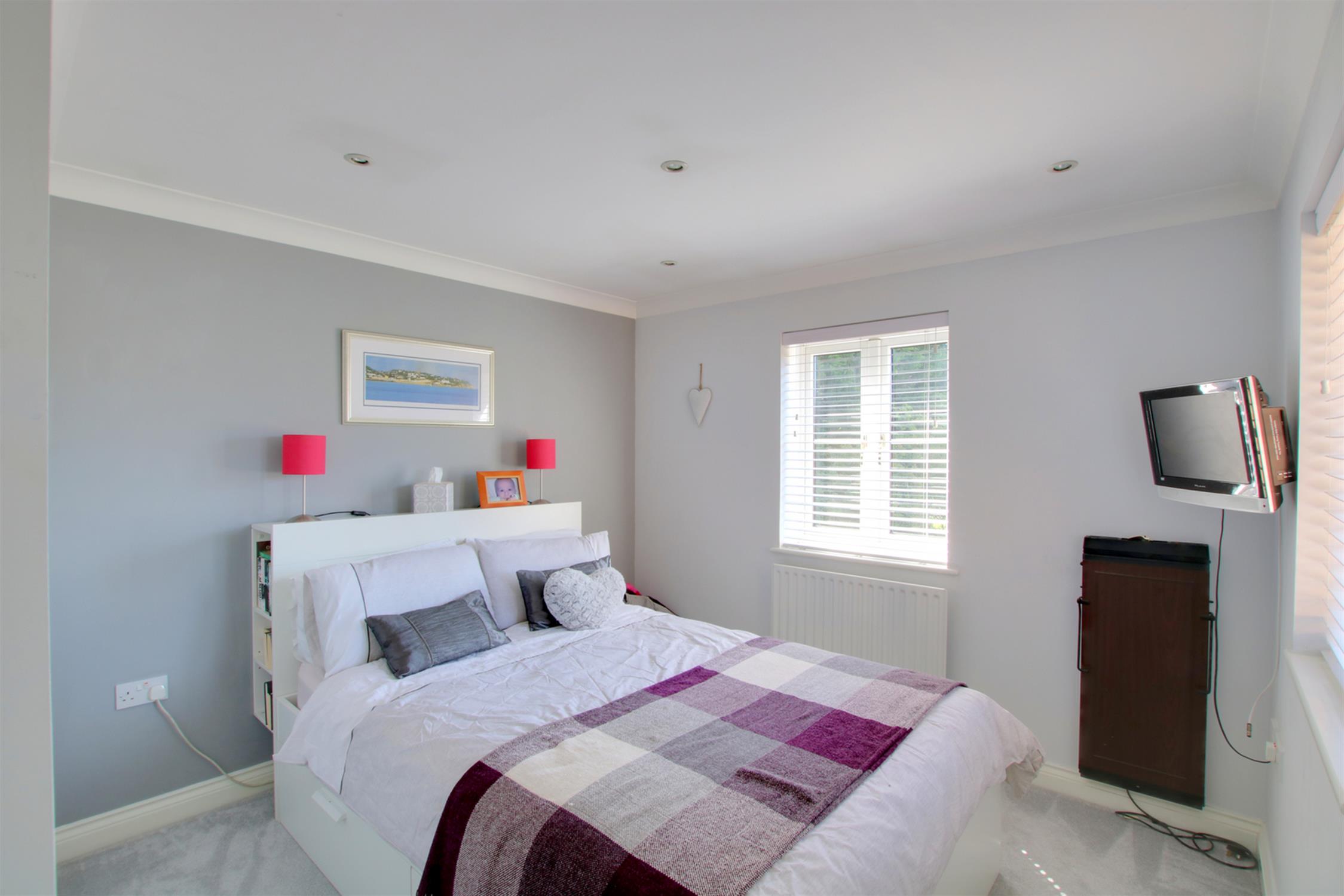 For Sale Horton Heath, 4 Bedroom Property from Pearsons Estate Agents