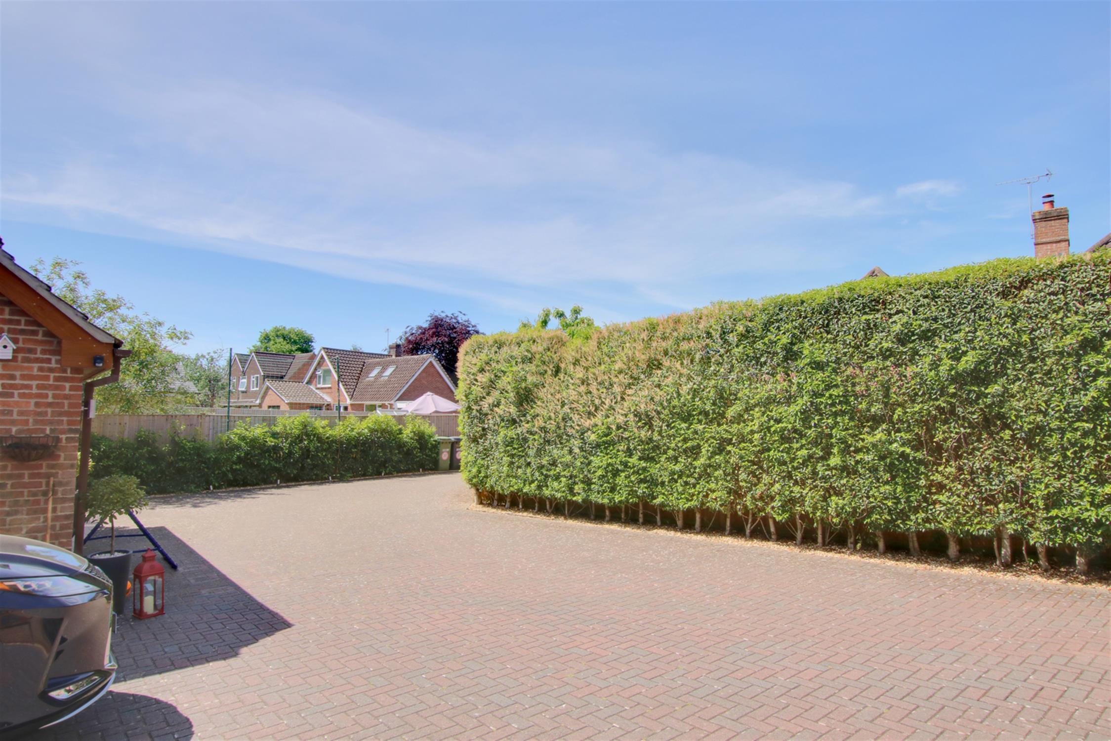 For Sale Horton Heath, 4 Bedroom Property from Pearsons Estate Agents