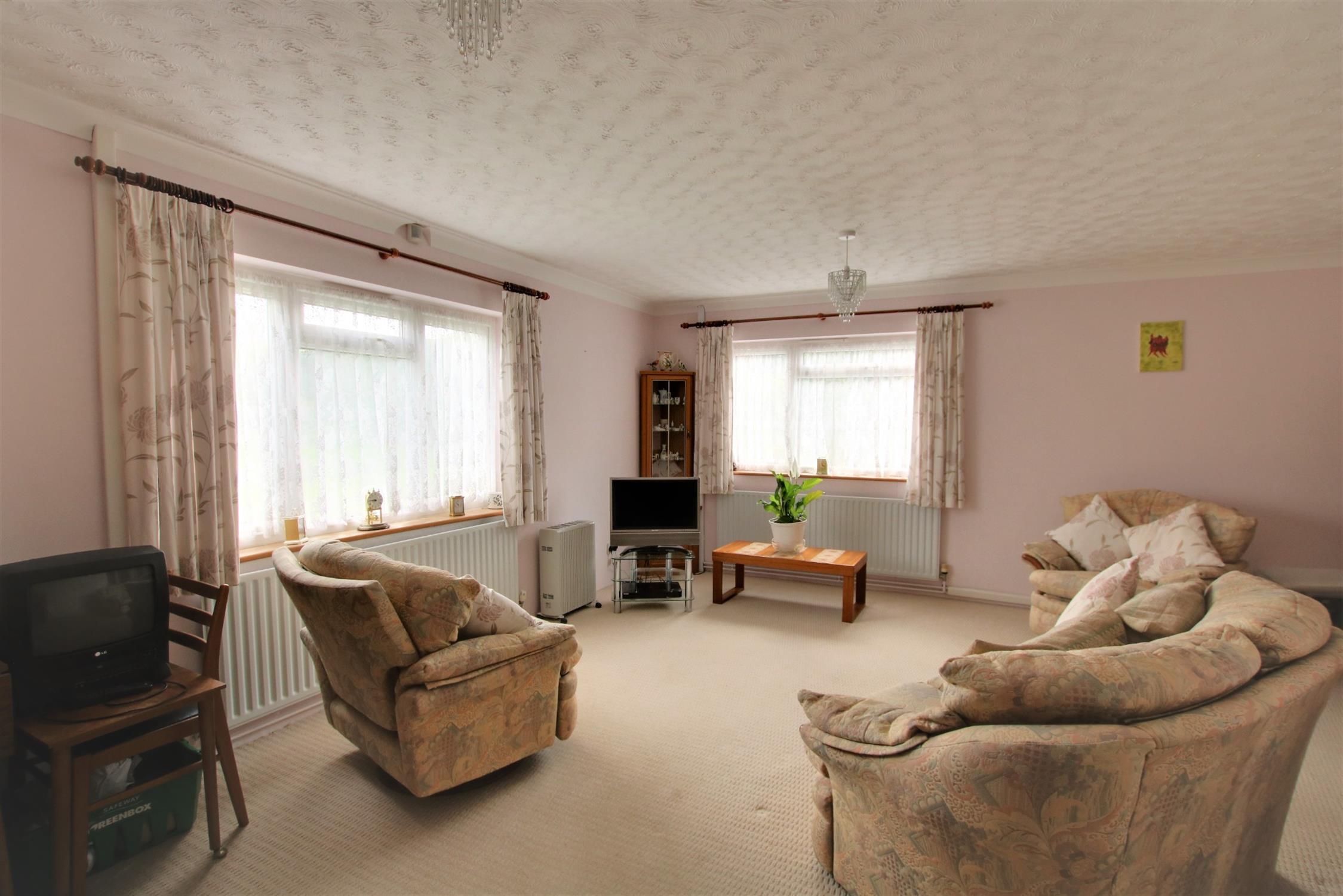 For Sale Shirrell Heath No Onward Chain, 2 Bedroom Property from