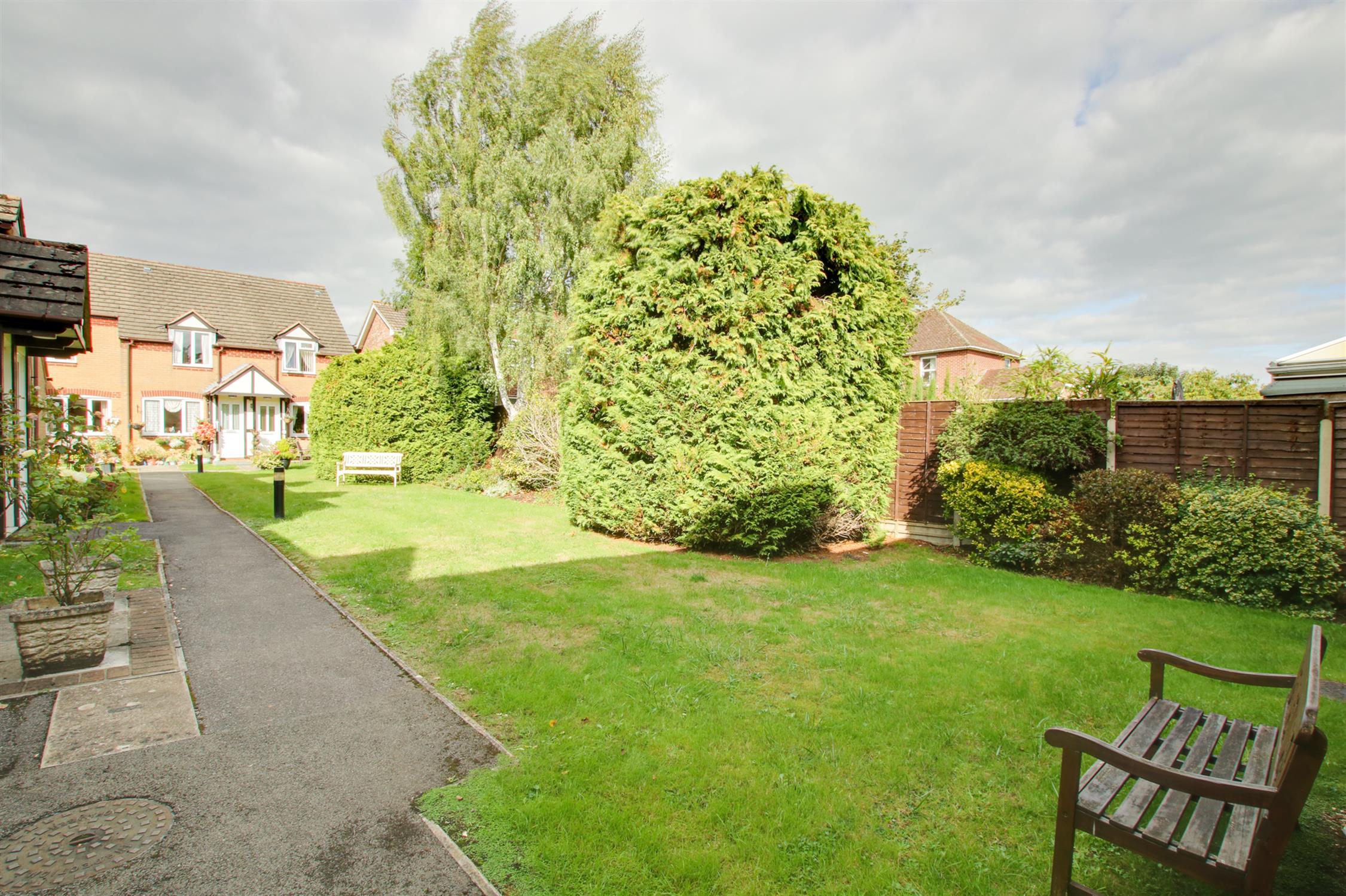 For Sale Fair Oak, 2 Bedroom Property from Pearsons Estate Agents