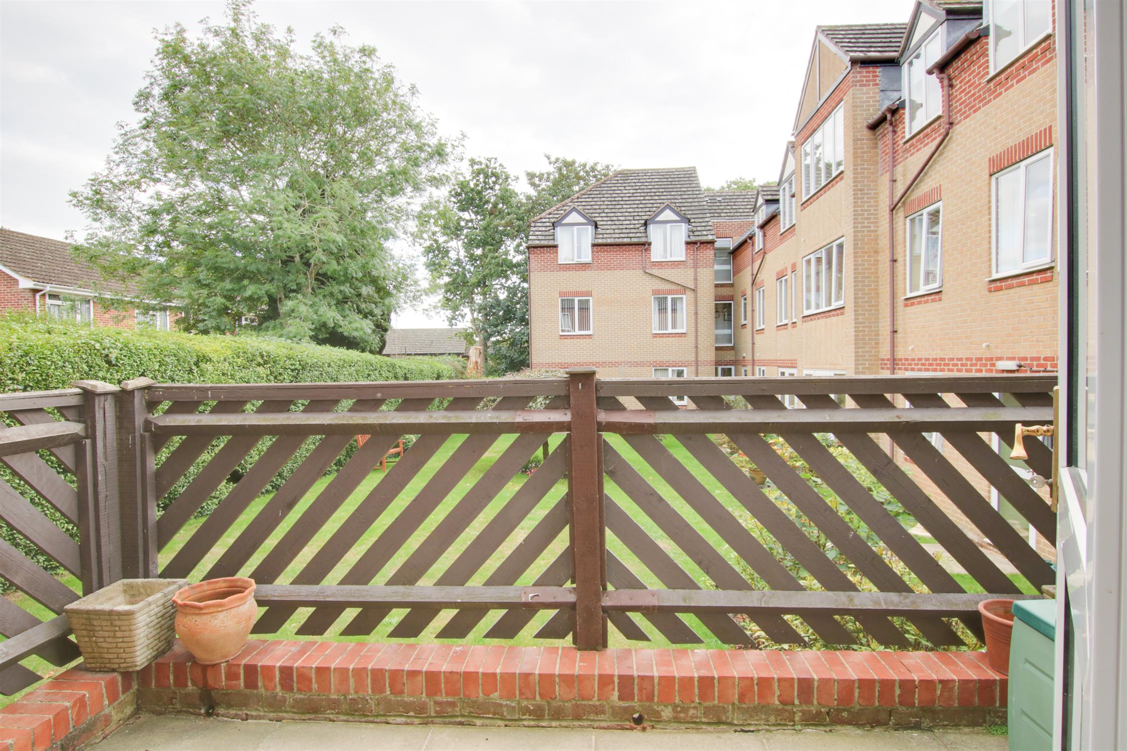 For Sale Fair Oak, 2 Bedroom Property from Pearsons Estate Agents