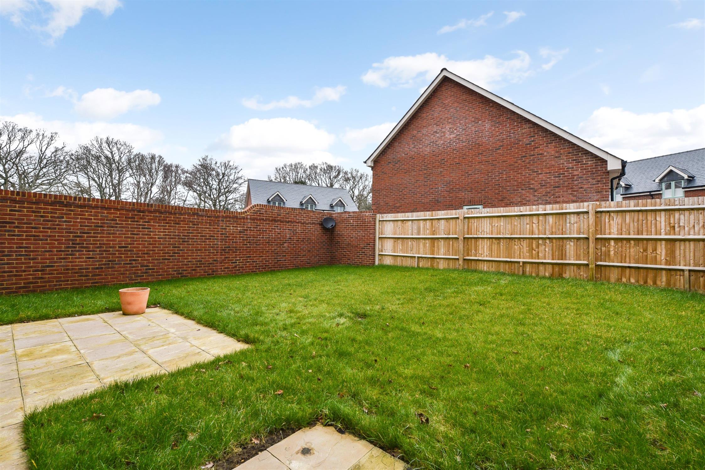 For Sale Swanmore Double Driveway Parking, 4 Bedroom Property from