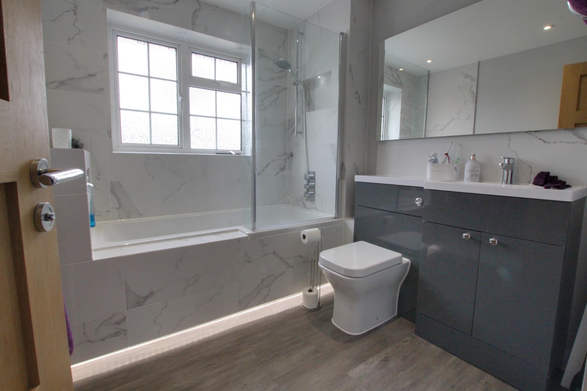 For Sale Coombs Close, Horndean, 3 Bedroom Property from Pearsons