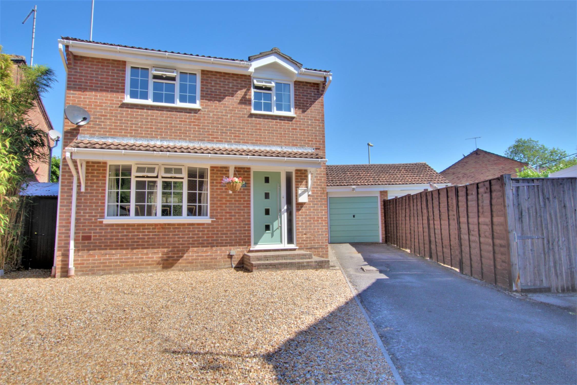 For Sale Coombs Close, Horndean, 3 Bedroom Property from Pearsons