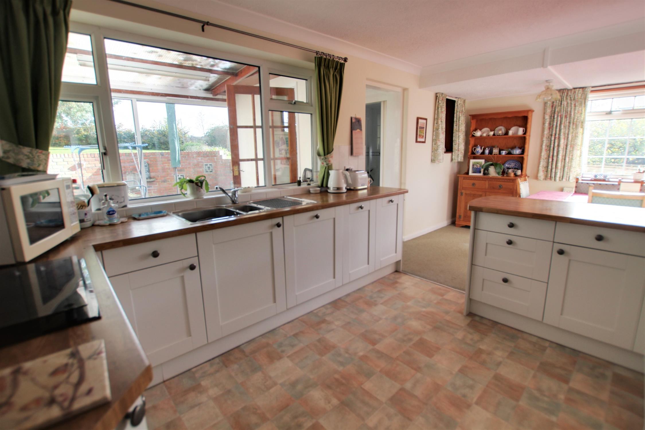 For Sale Clanfield, 3 Bedroom Property from Pearsons Estate Agents