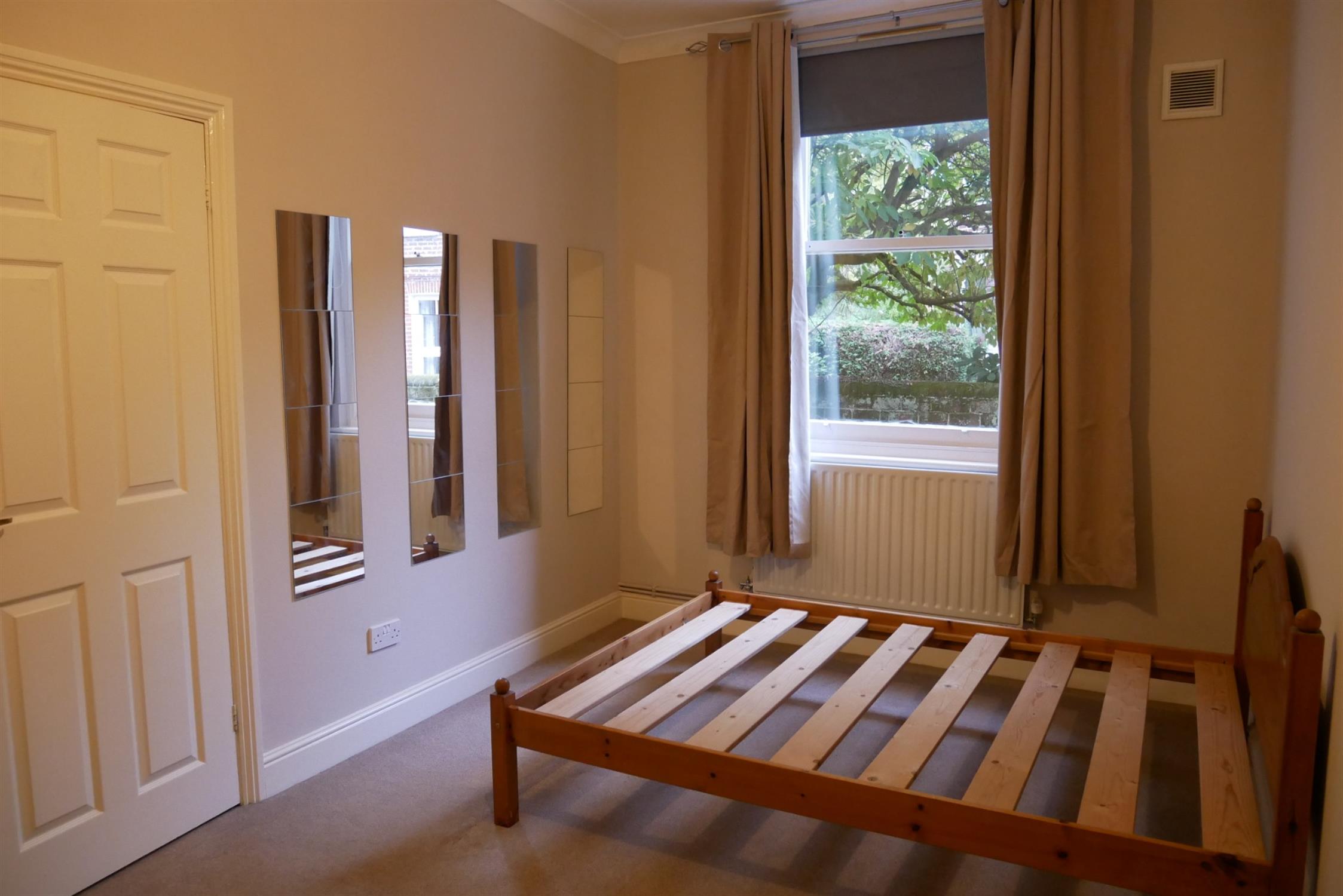 For Rent Cavendish Grove, Southampton Unfurnished, 1 Bedroom Property