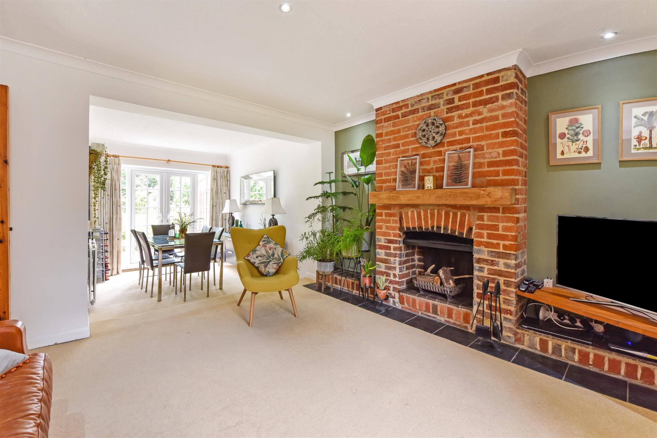 For Sale Calmore, Southampton, 4 Bedroom Property from Pearsons Estate