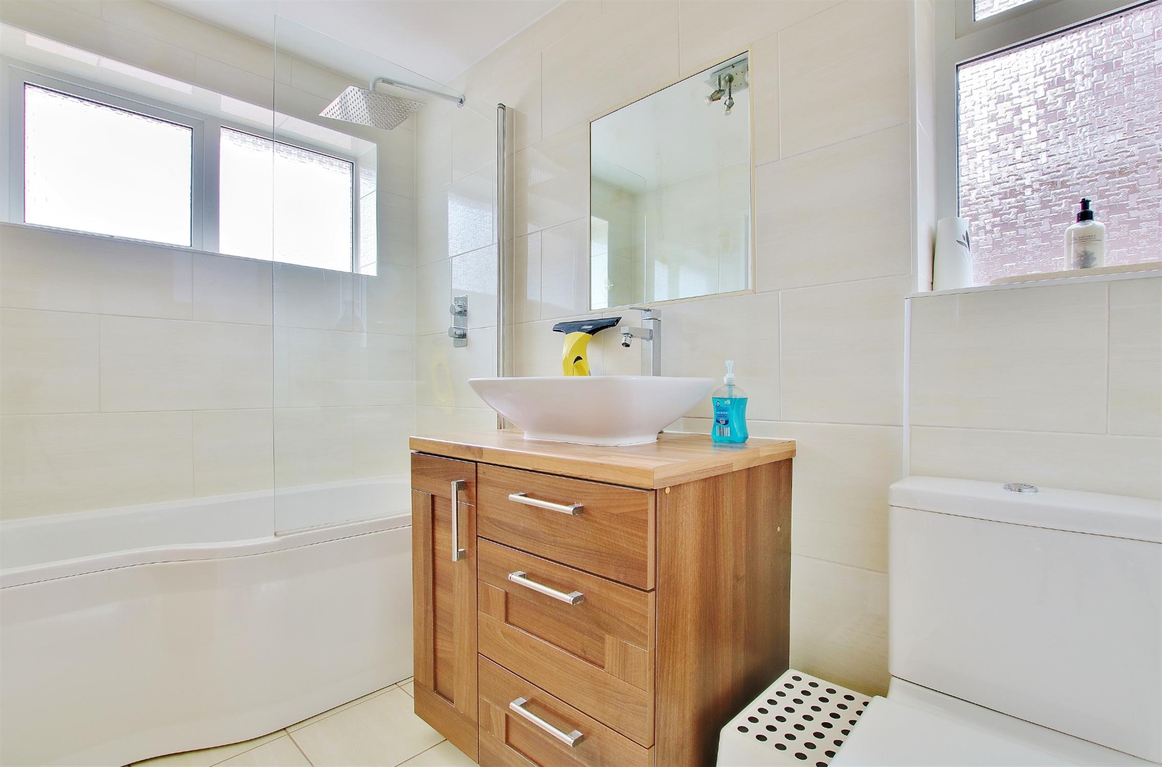 For Sale Nursling, 3 Bedroom Property from Pearsons Estate Agents