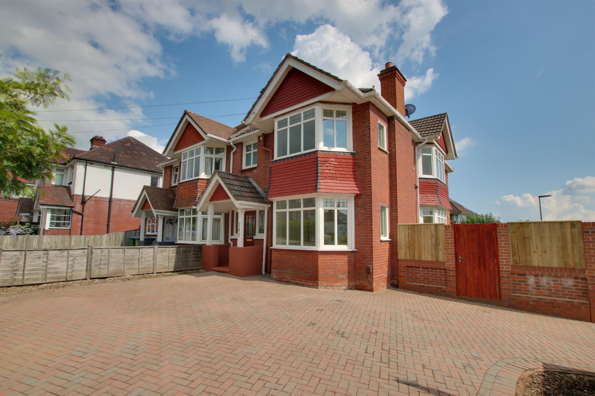 For Sale Upper Shirley, Southampton, 4 Bedroom Property from Pearsons Estate Agents