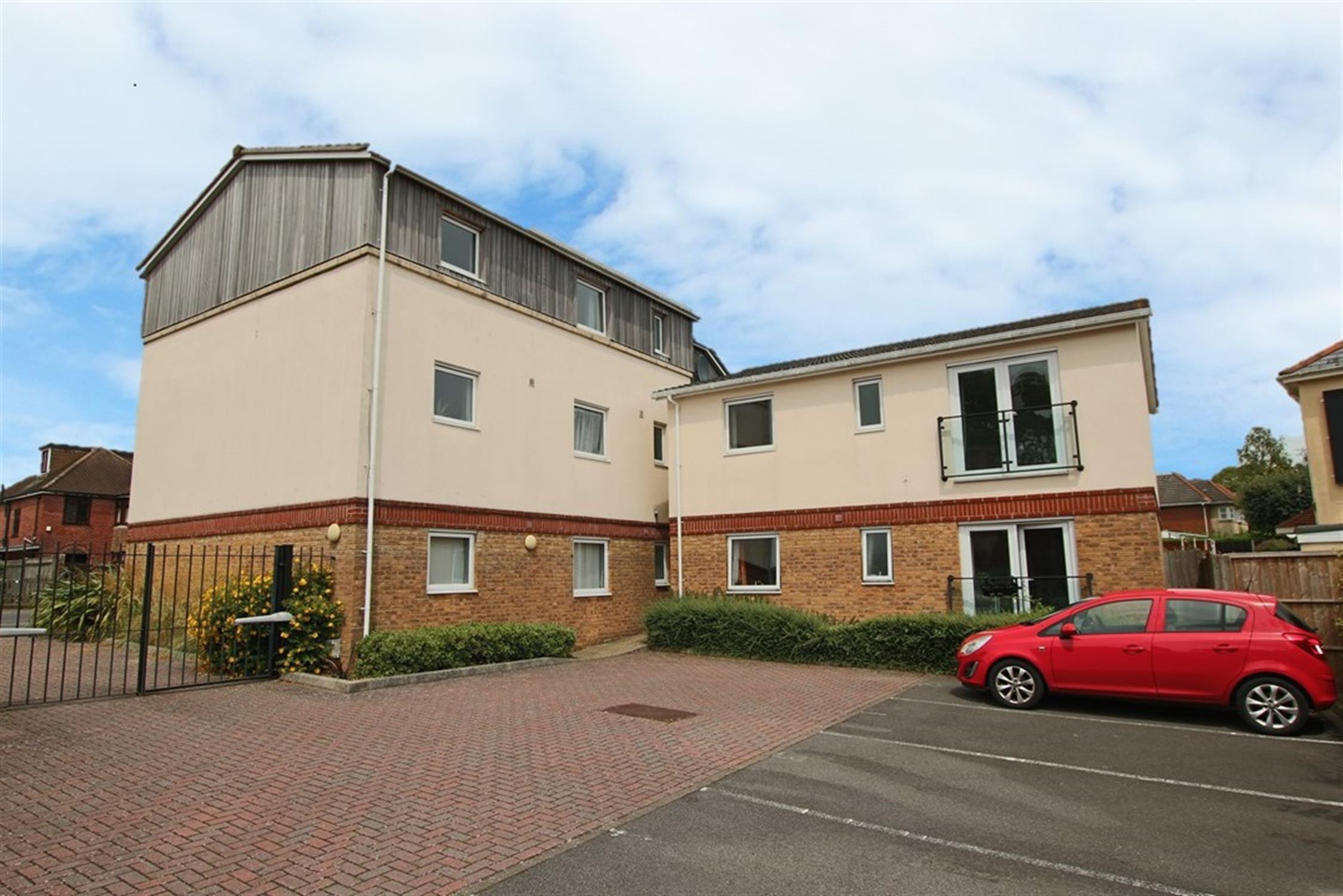 For Sale Bassett, Southampton, 2 Bedroom Property from Pearsons Estate