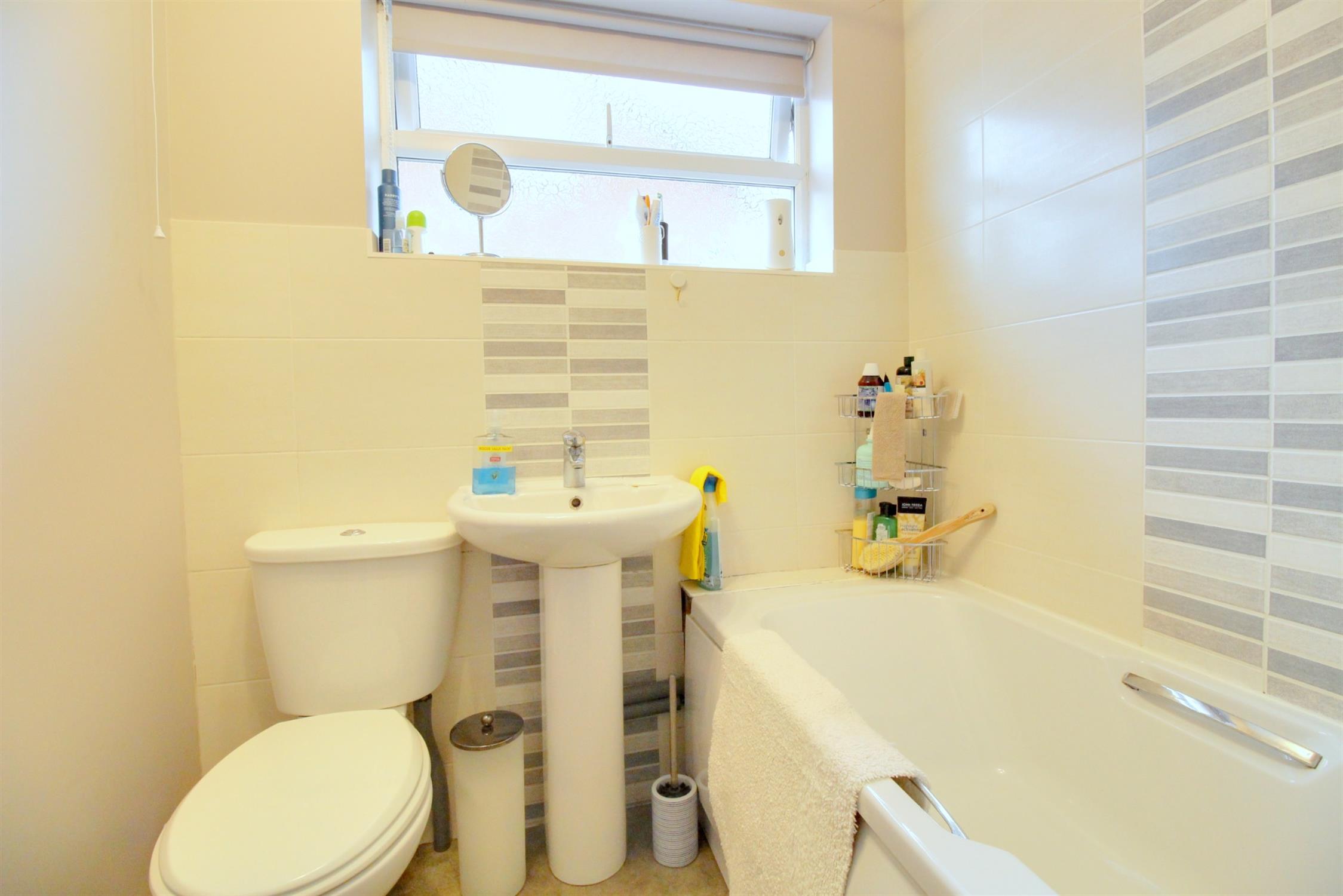 For Sale Waterlooville, 2 Bedroom Property from Pearsons Estate Agents