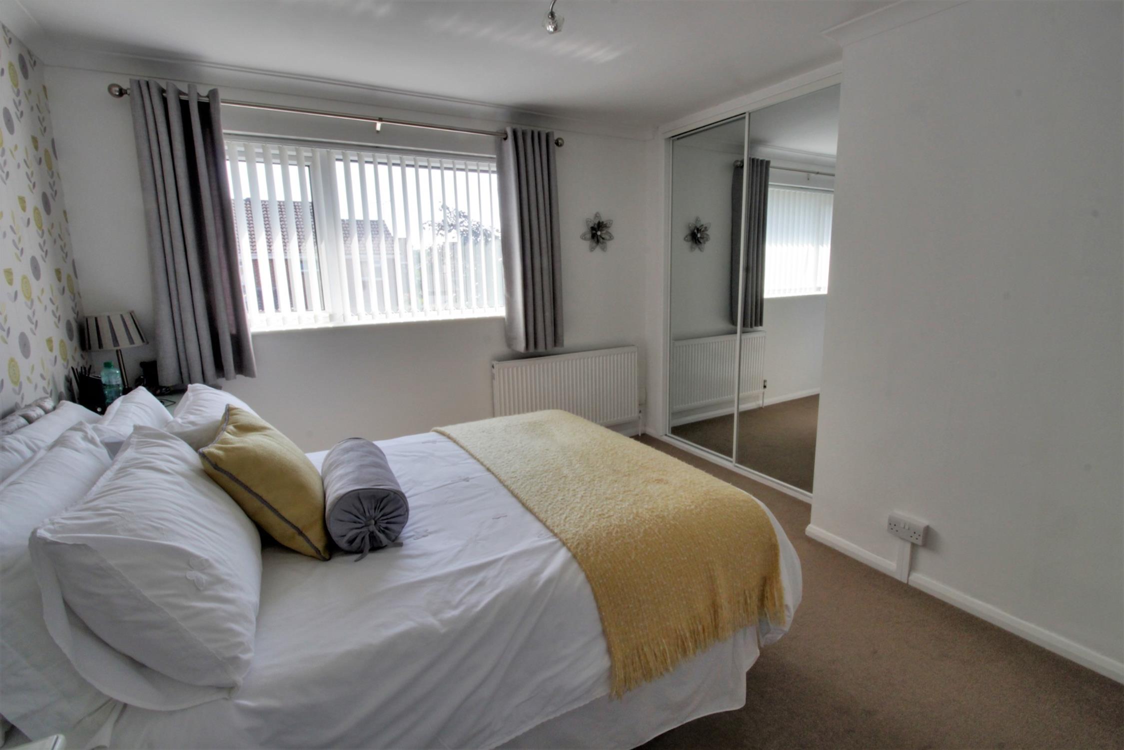 For Sale Ripon Gardens, Waterlooville, 2 Bedroom Property from Pearsons Estate Agents