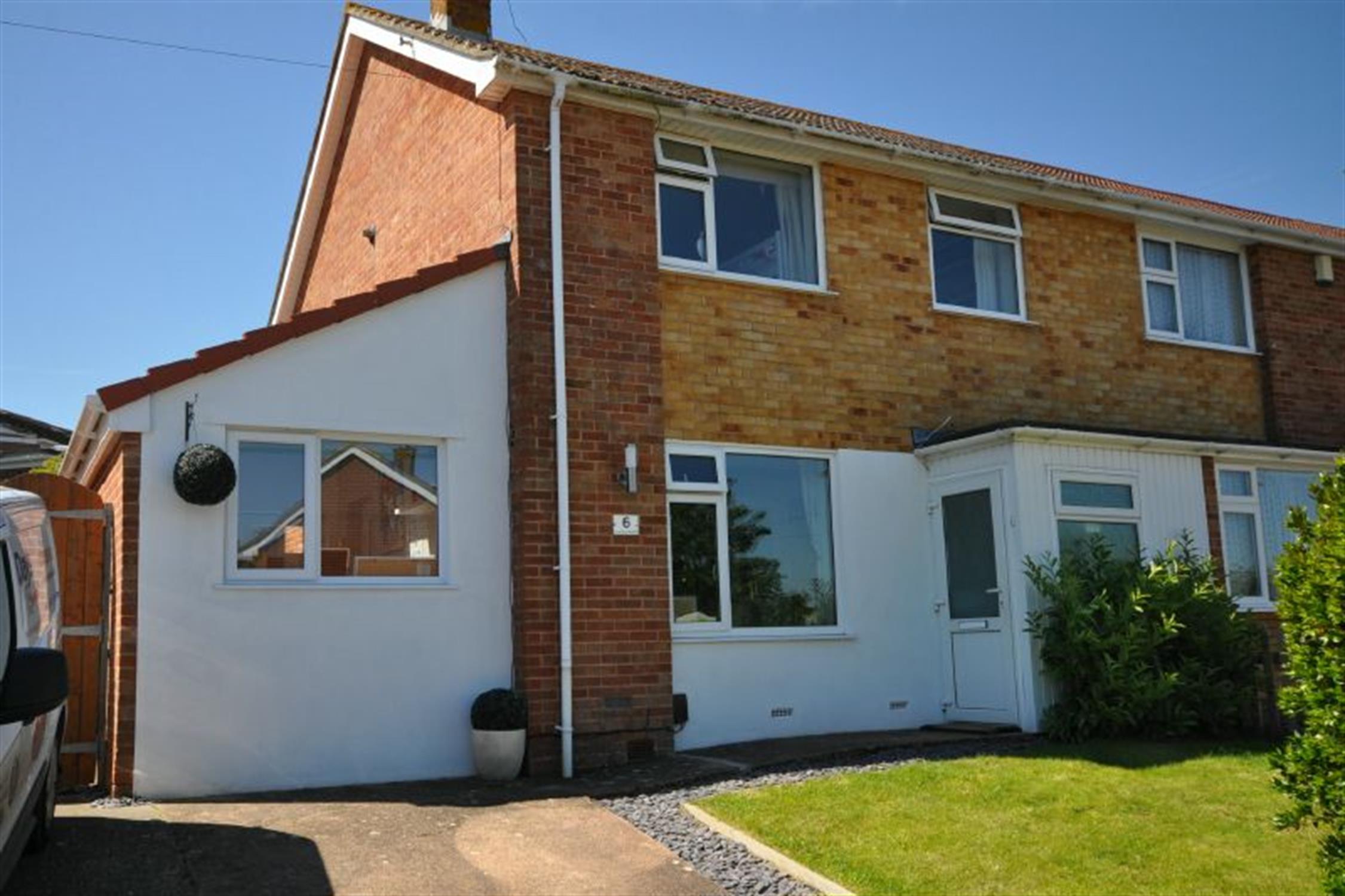 House for sale in COURTENAY GARDENS, ALPHINGTON, EXETER, DEVON EX2 8UH Hall & Scott Estate Agents