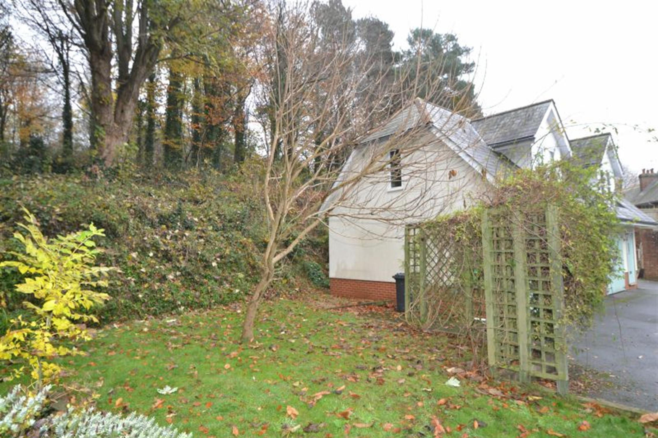 Detached House for sale in TOPSHAM ROAD, EXETER, DEVON EX2 6EX Hall