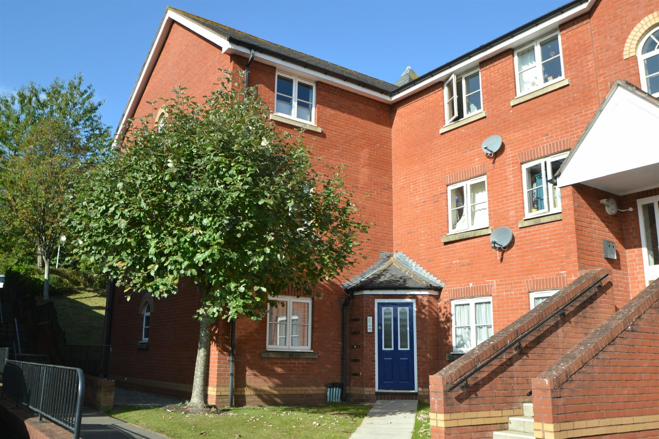 Flat for sale in LEWIS CRESCENT, CLYST HEATH, EXETER, DEVON EX2 7TD Hall & Scott Estate Agents