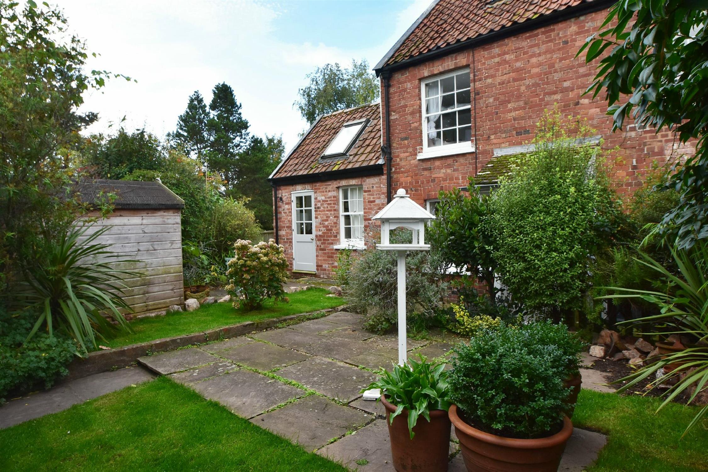 Cottage for sale in SHAPTER COTTAGES, WHITE STREET, TOPSHAM, NR EXETER