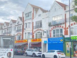 Estate Agents in Lettings : Chiltern Hills : 3 Bedroom Apartment : London Road, : £1,995 pcm : Click here for more details on this property