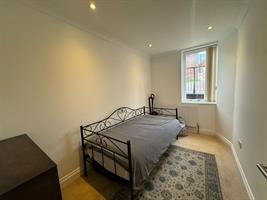 Estate Agents in Lettings : Chiltern Hills : 2 Bedroom Flat : Bellfield Road, Hp13 : £1,400 pcm : Click here for more details on this property